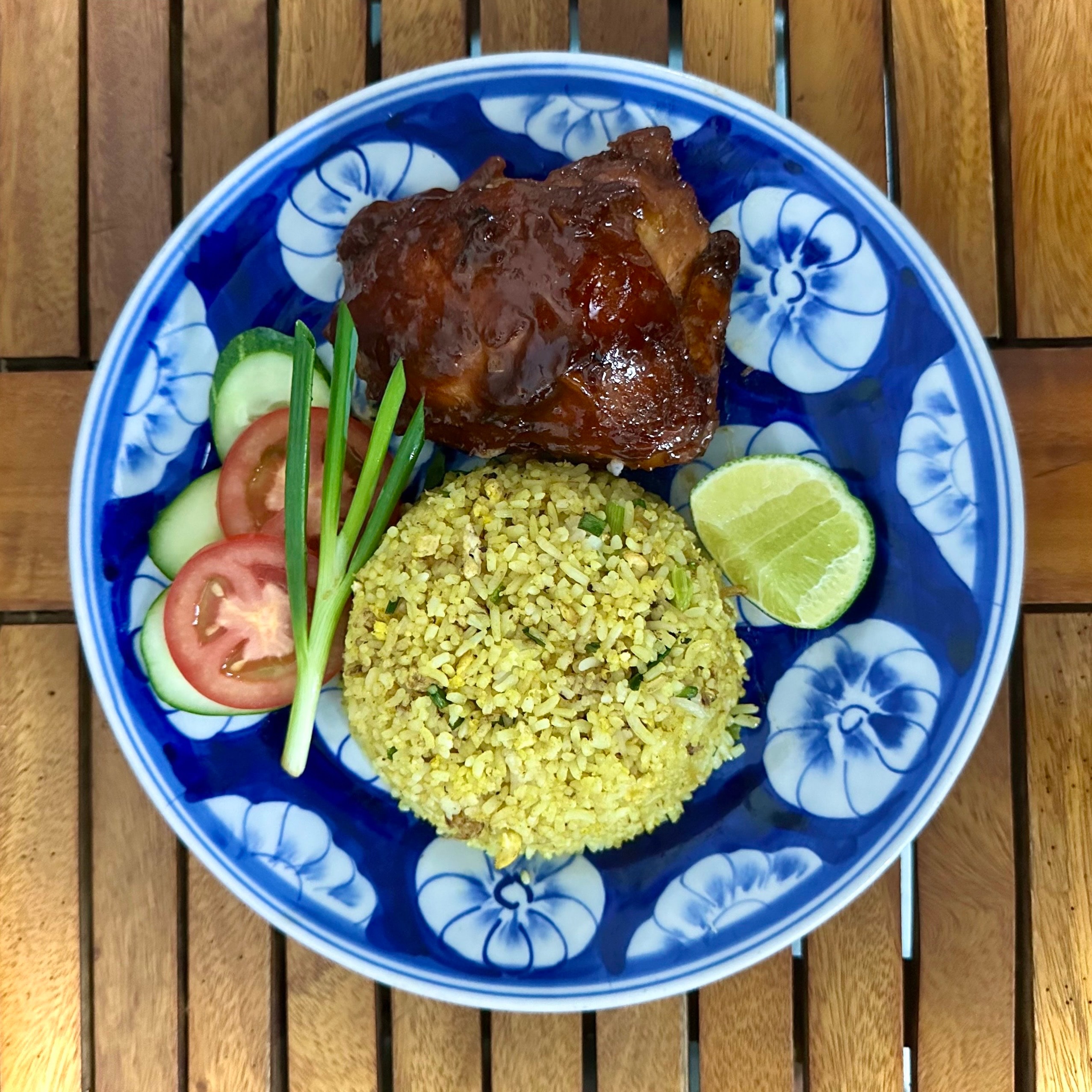 Hình ảnh Cơm chiên gà xá xíu