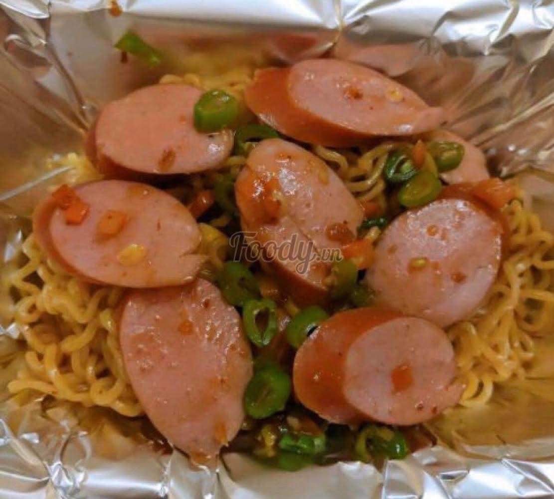 Hình ảnh Mì Trộn Xúc Xích + PEPSI CHAI