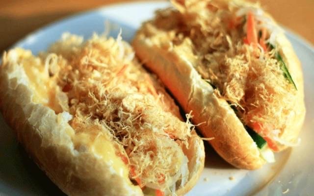 Hình ảnh Bánh Mì Pate, Bơ,Chà Bông