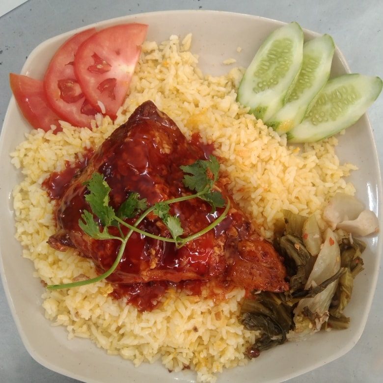 Hình ảnh Cơm Chiên Gà Sốt Me(Má Đùi)