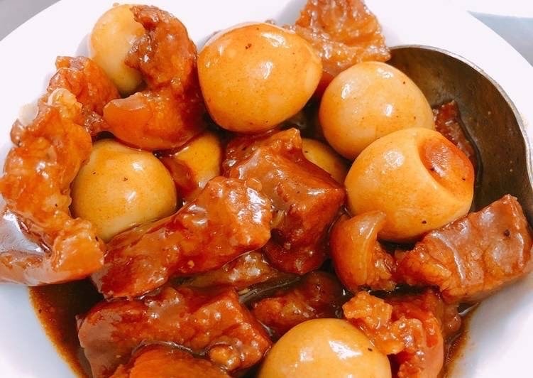 Hình ảnh cơm thịt kho trứng cút