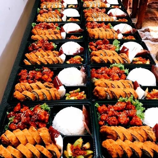 Hình ảnh Combo cơm gà Kimbap chiên