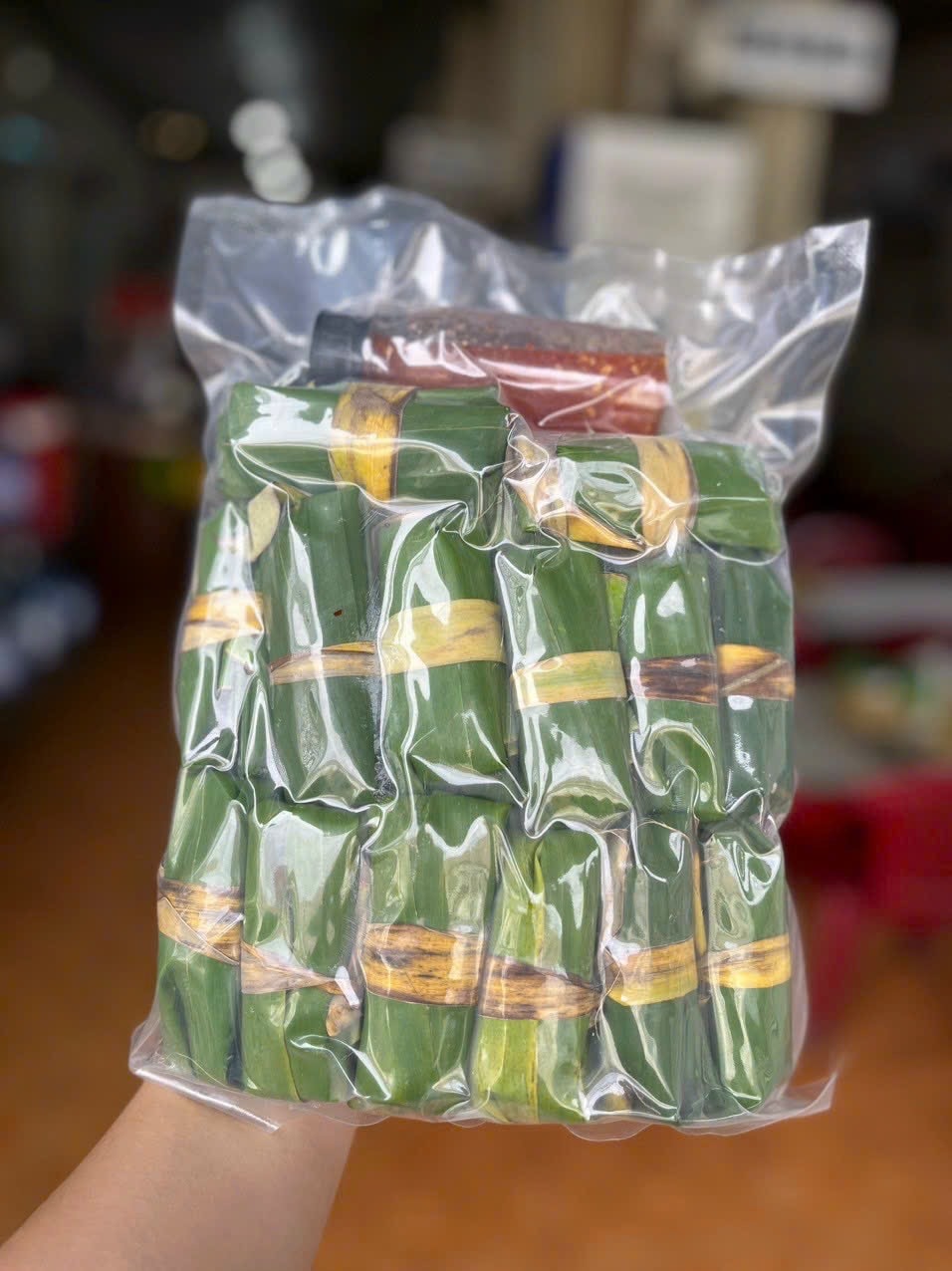 Hình ảnh 100 Bánh Bột Lọc CHƯA HẤP + nước mắm
