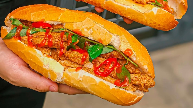 Hình ảnh Bánh mì chả cá