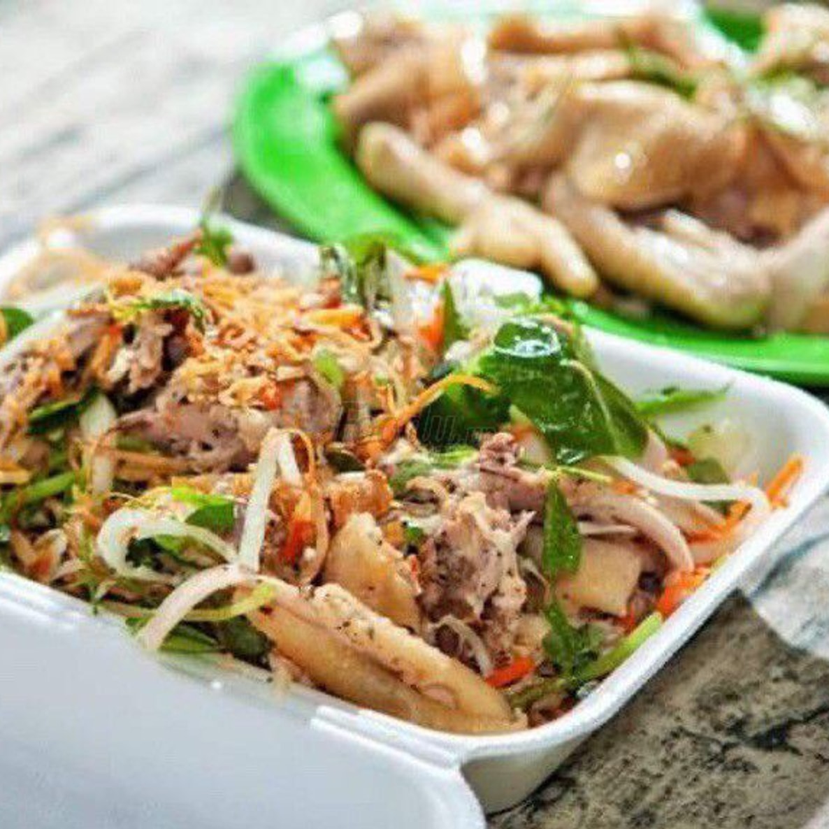 Hình ảnh Gỏi gà 1/2 con - Kèm Cháo đậu xanh Hạt Sen