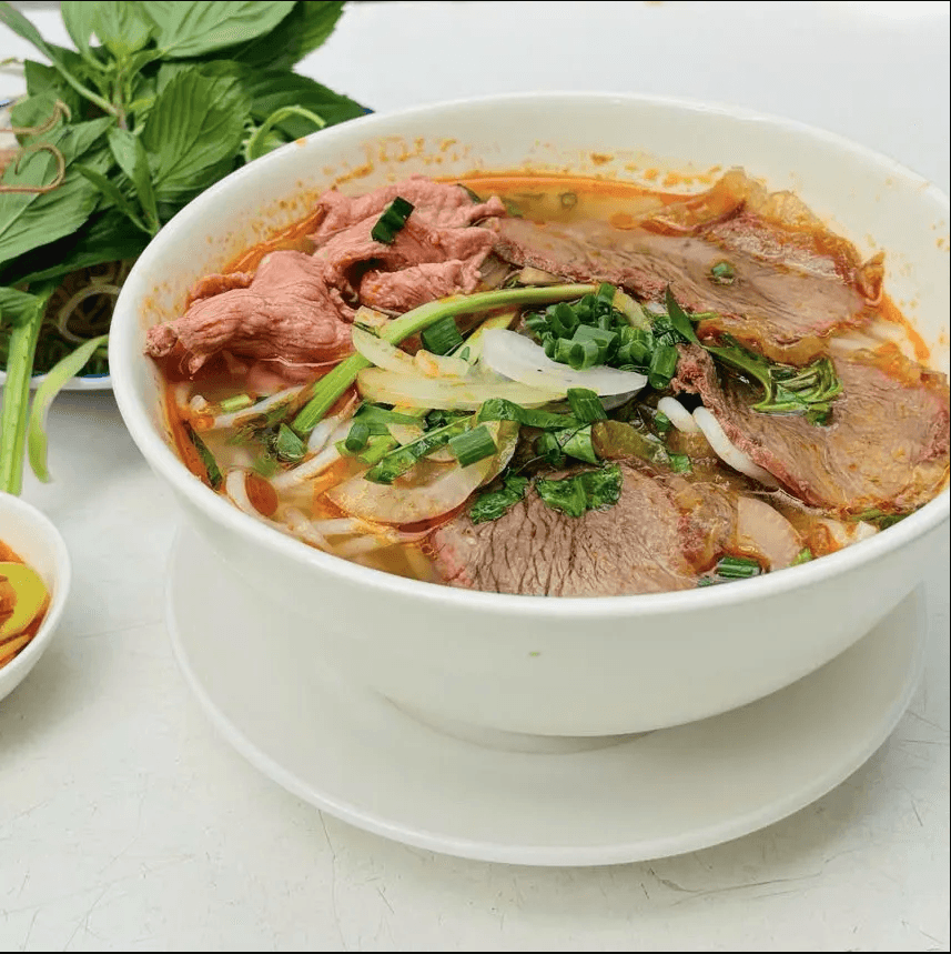 Hình ảnh Bún bò bắp tái