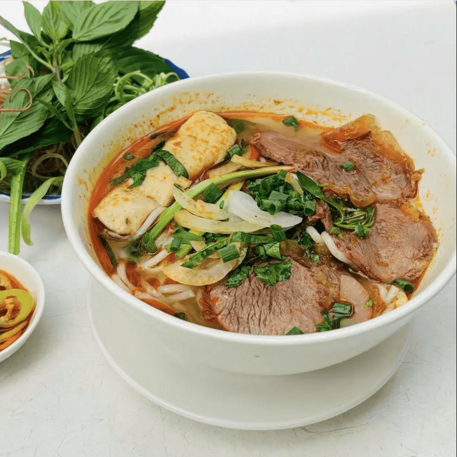 Hình ảnh Bún bò bắp chả