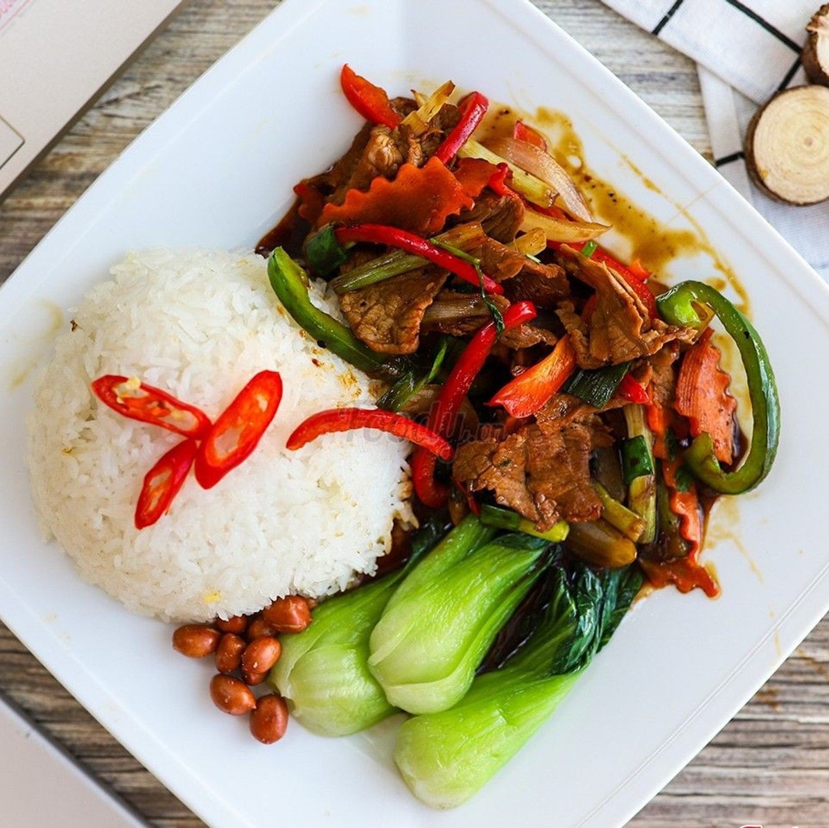 Hình ảnh Cơm Bò Xào Nấm - Sâm Dứa