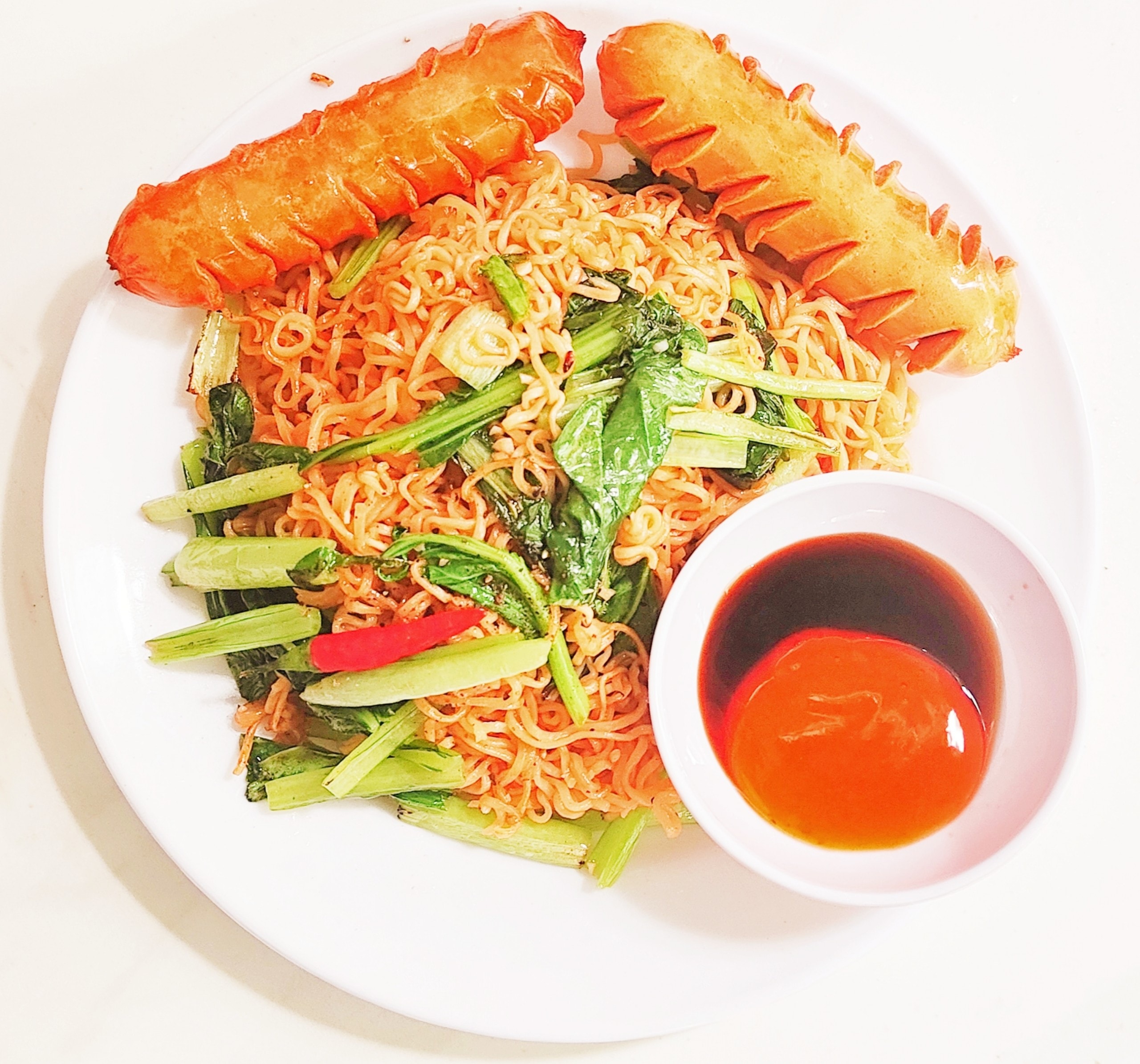 Hình ảnh Mì xào xúc xích