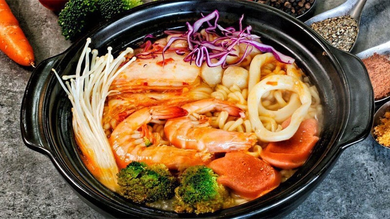 Hình ảnh Mì cay hải sản