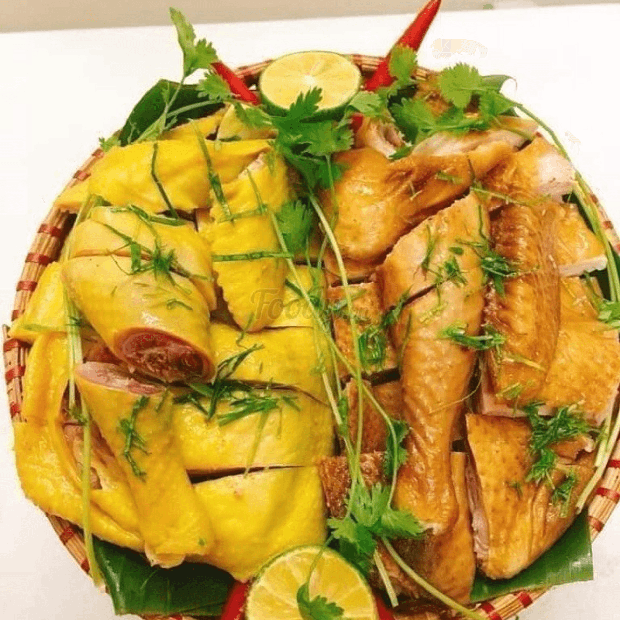 Hình ảnh Gà Luộc Nguyên Con