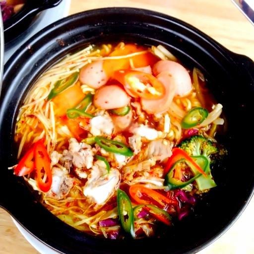 Hình ảnh Mỳ Lẩu Thái Sườn Sụn