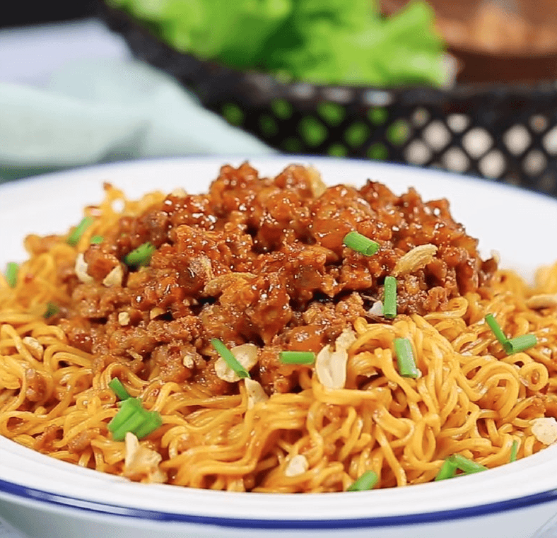 Hình ảnh Mì trộn thường