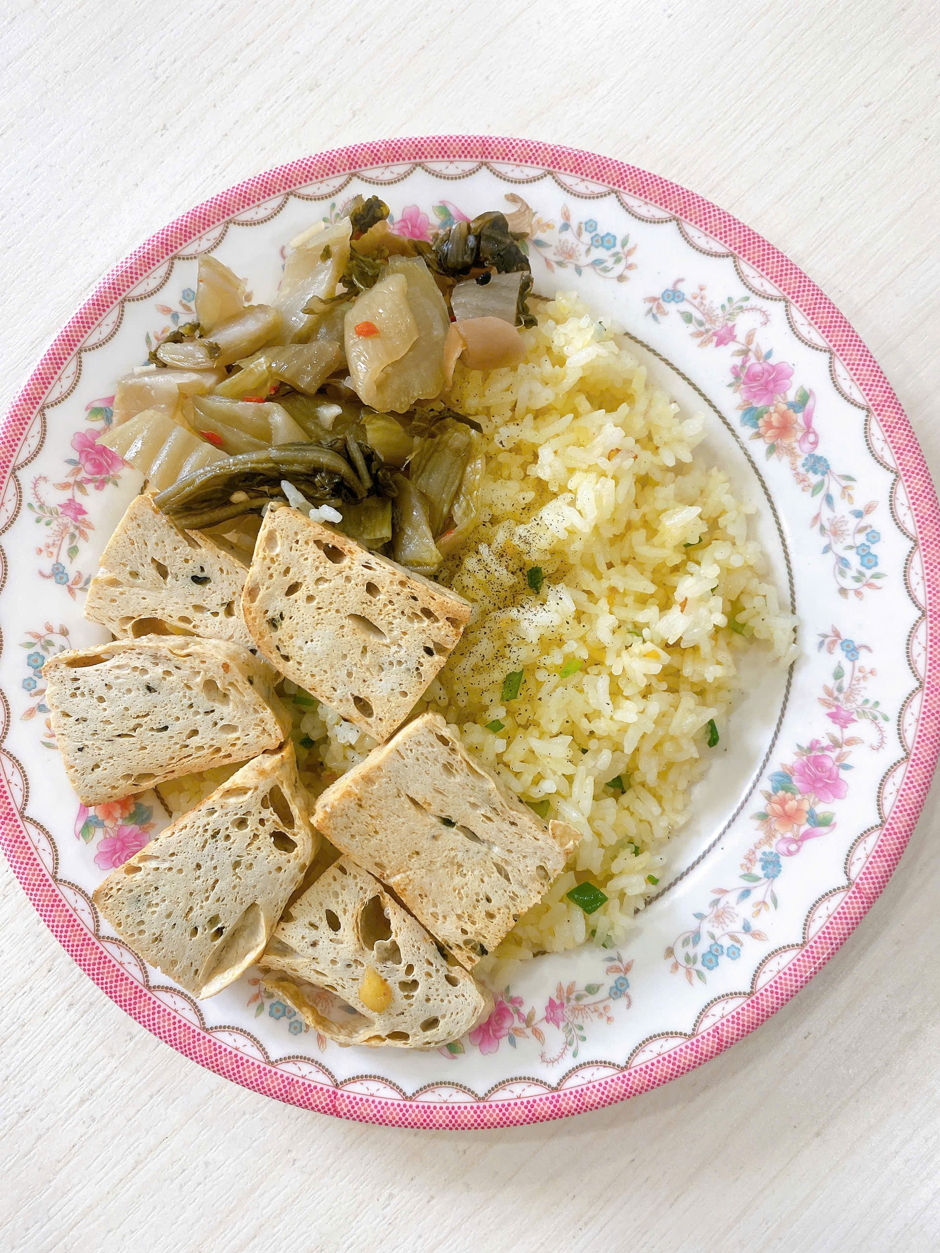 Hình ảnh Cơm chiên tỏi - chả rong biển