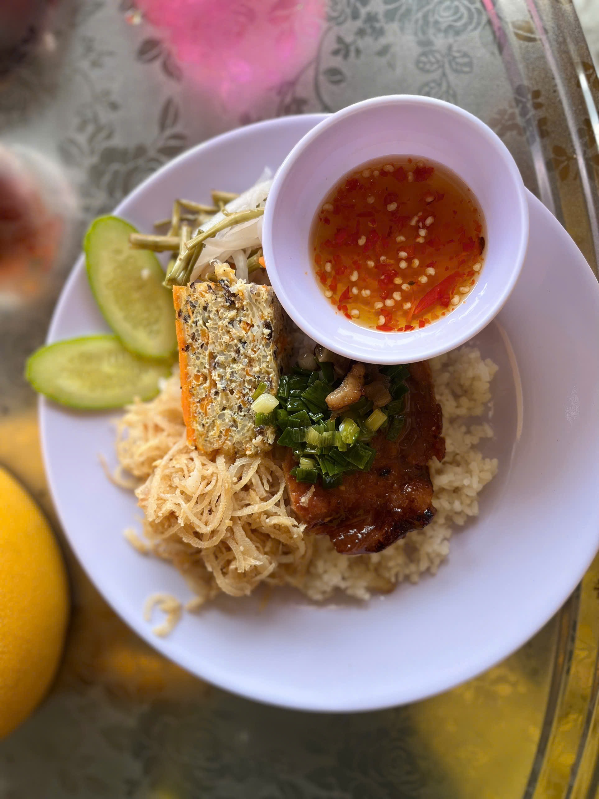 Hình ảnh Cơm sườn bì chả