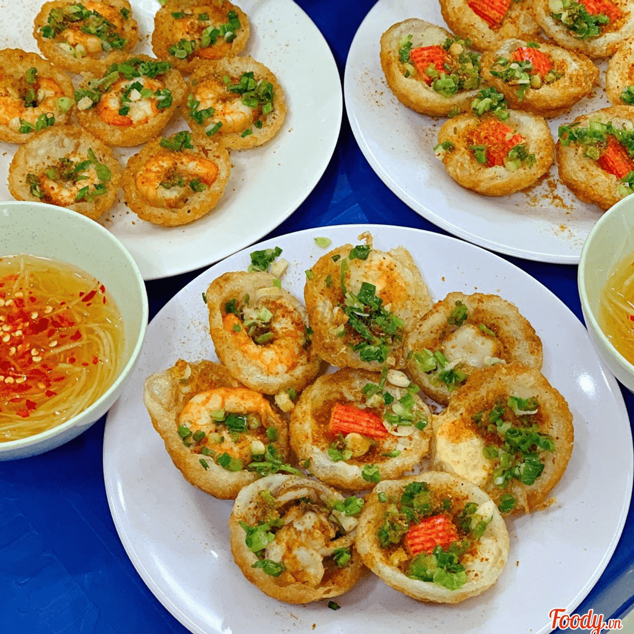 Hình ảnh Bánh khọt thập cẩm - 8 bánh (2 tôm + 2 bạch tuộc + 2 trứng + 2 thanh cua)