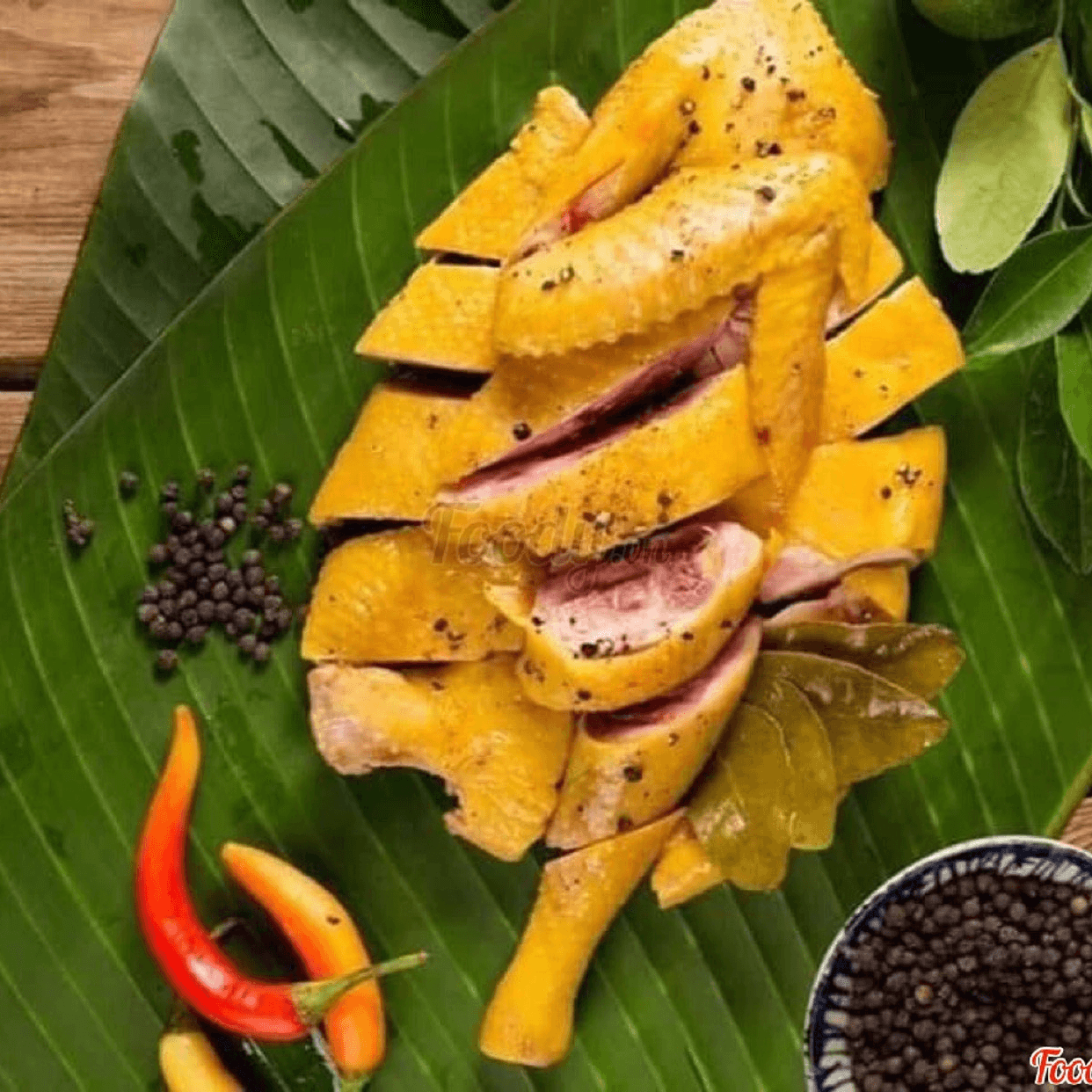 Hình ảnh Gà Ủ Muối Hoa Tiêu Nửa Con