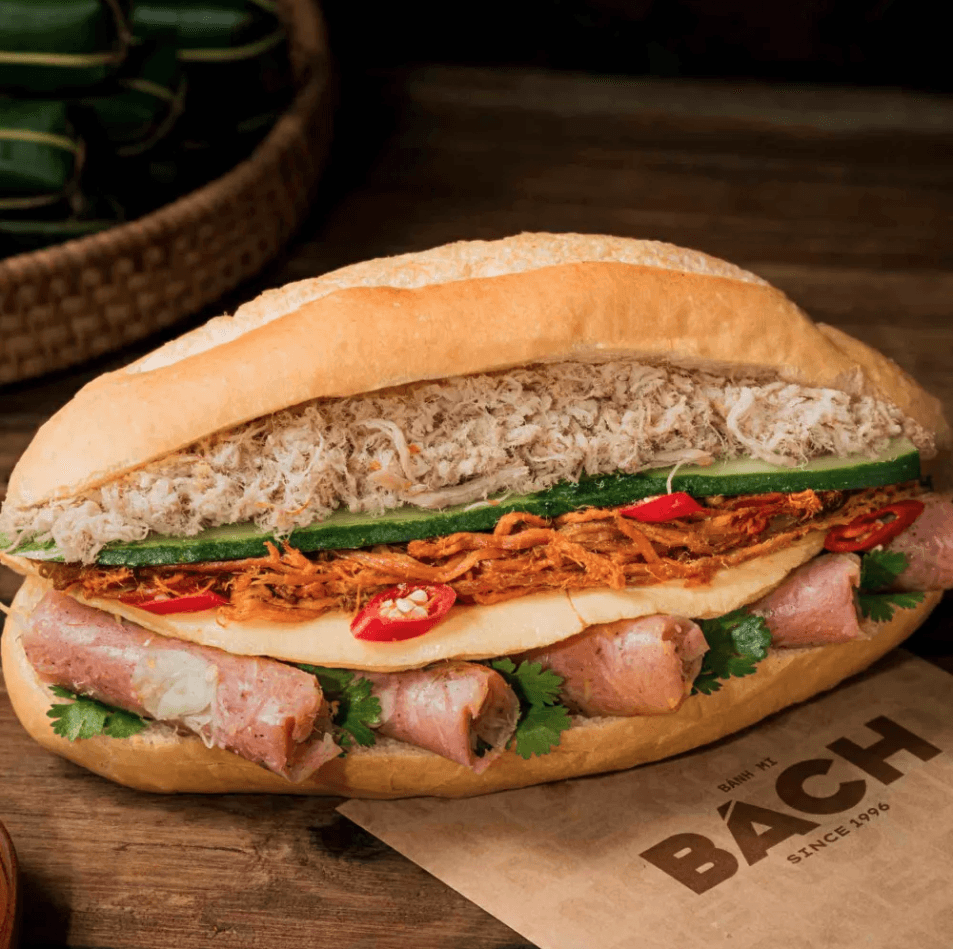 Hình ảnh Bánh mì trứng nem bò