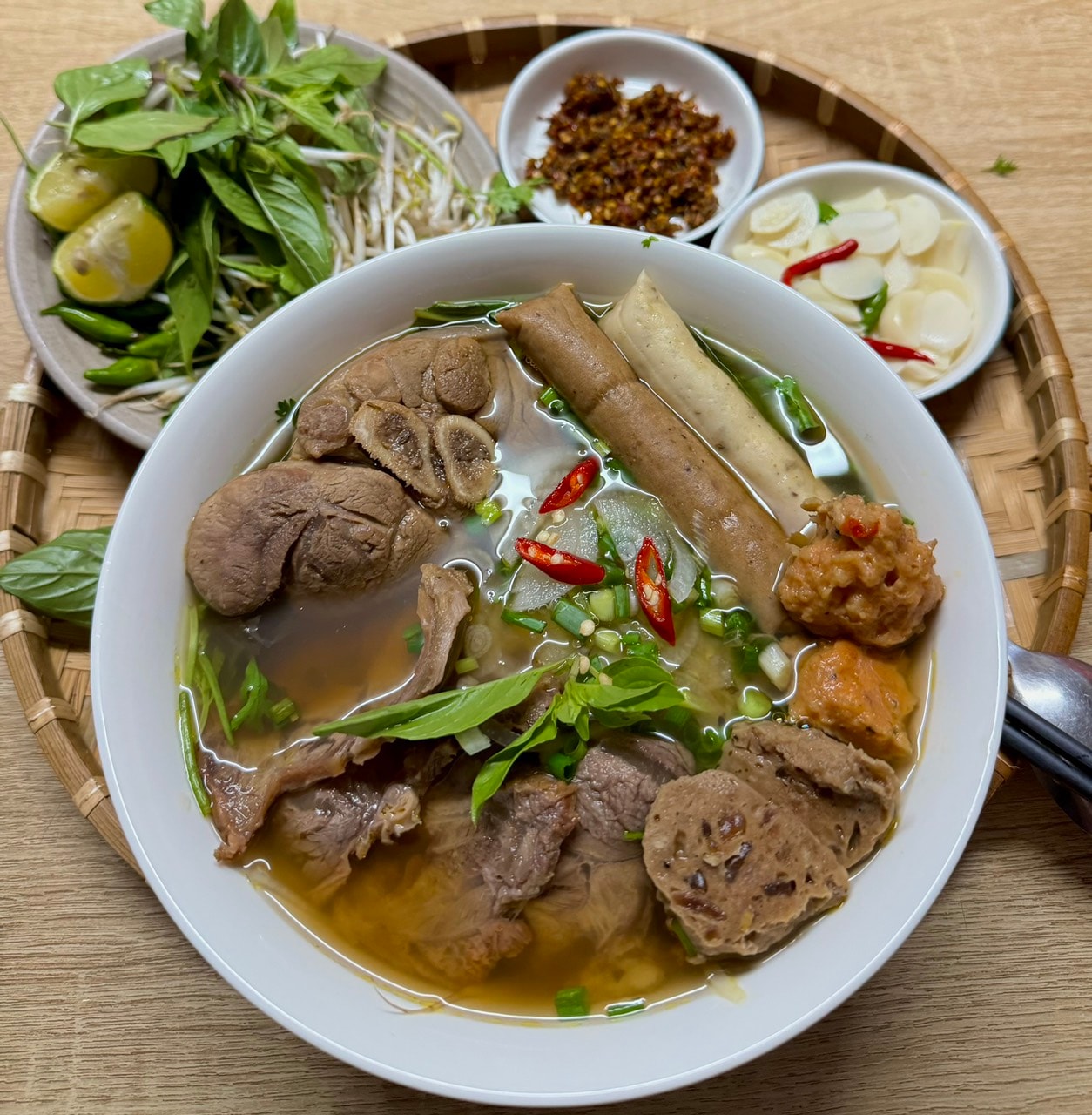 Hình ảnh Bún bò O Bế không giò