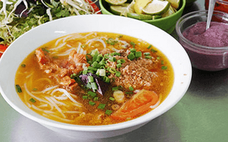 Hình ảnh Cô Năm - Bún Riêu Cua - Trần Văn Hoàng
