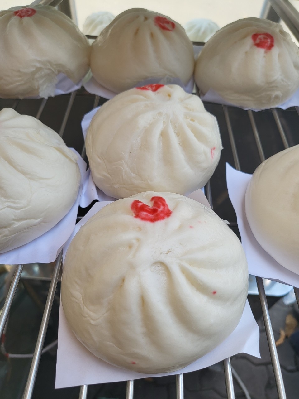 Bánh bao trứng cút