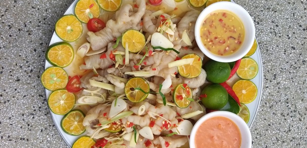 Hình ảnh Ù Quay - Chân Gà Rút Xương Ngâm Sả Tắc - Cách Mạng Tháng Tám 
