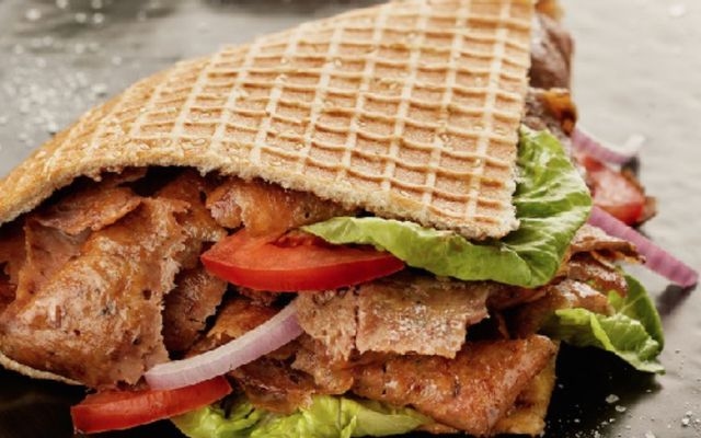 Hình ảnh Bánh Mì Kebab Đỏ