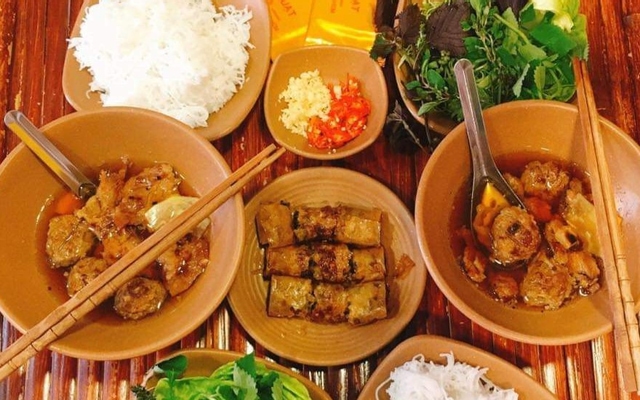 Hình ảnh Phố Hàng Quạt - Bún Chả Nem Cua Bể - Nguyễn Trãi