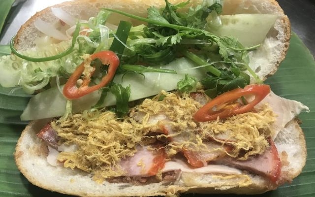 Hình ảnh Xôi - Bánh Mì Cột Điện