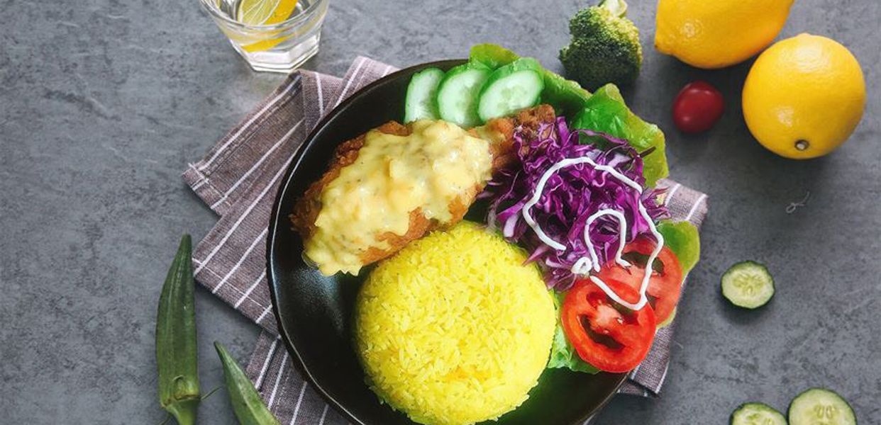 Hình ảnh Cô Hoa - Cơm Gà & Đồ Ăn Vặt