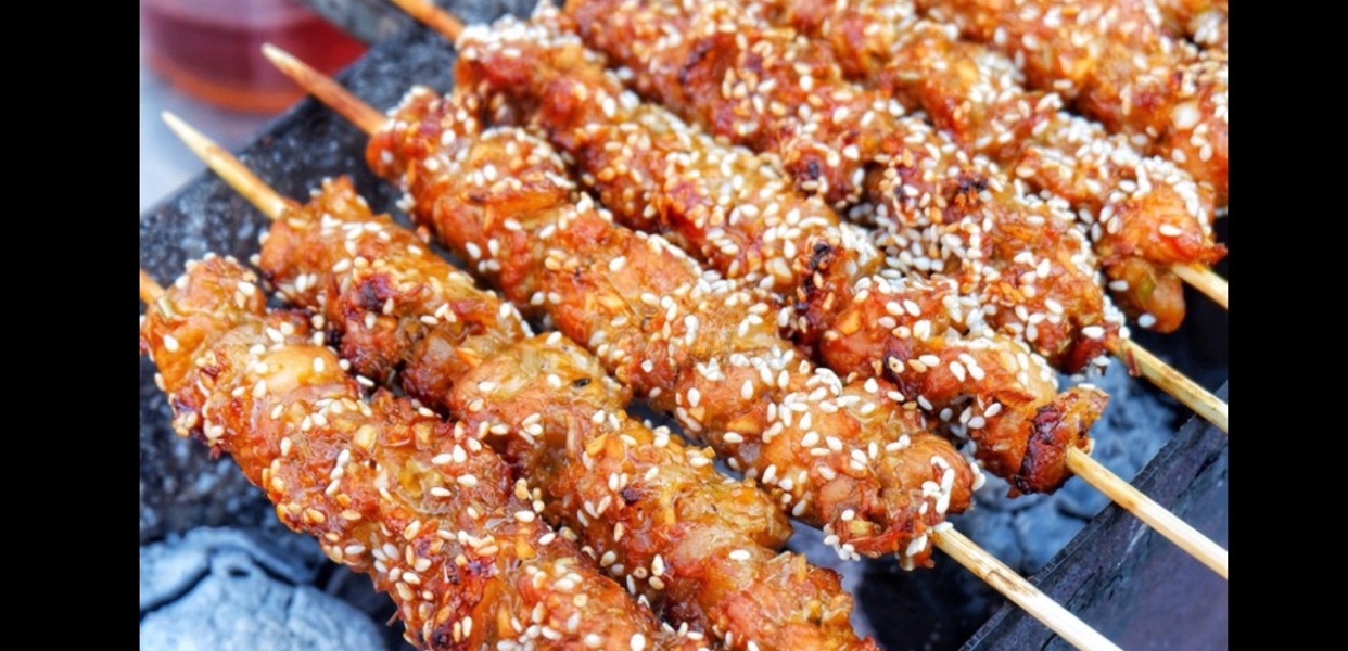 Hình ảnh Thịt Xiên Nướng Bánh Mì - Cốm Vòng