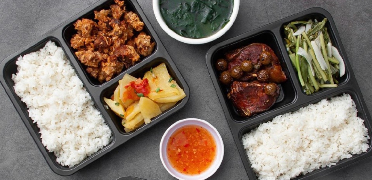 Hình ảnh Cô Mỹ - Cơm Văn Phòng - Hoàng Ngọc Phách
