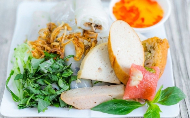 Hình ảnh Bánh Cuốn Nóng Phương Mai