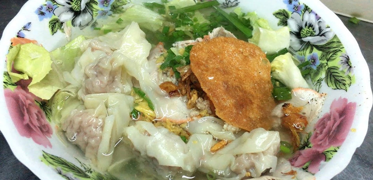 Hình ảnh Xuân Mai - Bò Lá Lốt Và Mì Hoành Thánh - Chợ Bến Thành