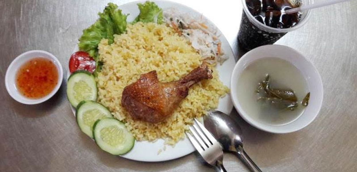 Hình ảnh Cơm Gà Xối Mỡ Nũng Nịu - Nguyễn Văn Khối  