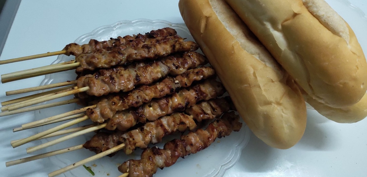 Hình ảnh Bánh Mì Thịt Xiên Nướng - Tự Do