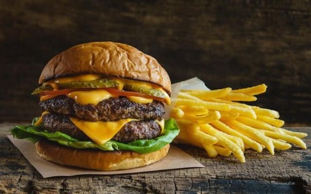 Hình ảnh Burger +++ - The Burger & Pizza - Lạc Long Quân