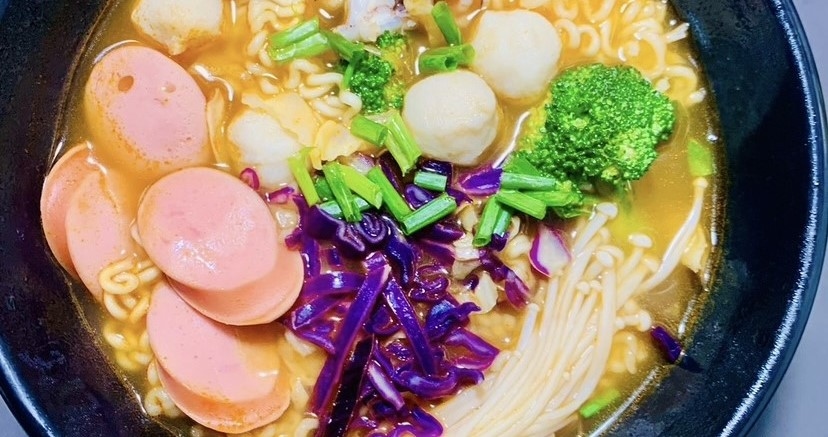 Hình ảnh Bin Food - Mỳ Cay & Chân Gà Sốt Thái - Chợ Tăng Nhơn Phú B