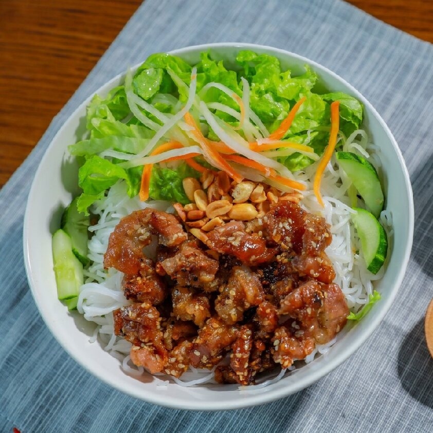 Hình ảnh Bún Thịt Nướng & Bò Lá Lốt Sáu Cận - Phan Văn Trị