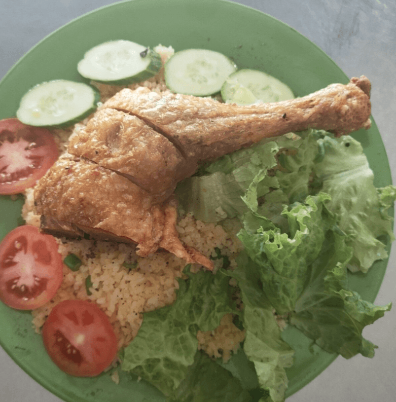 Hình ảnh Cơm Gà Xối Mỡ Tám Trung - Lê Văn Lương