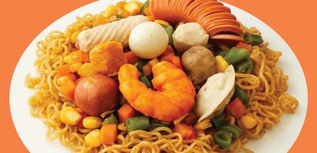 Hình ảnh Nhem Nhem - Chân Gà Sốt Thái, Đồ Ăn Vặt & Mì Trộn Indomie - Trung Kính