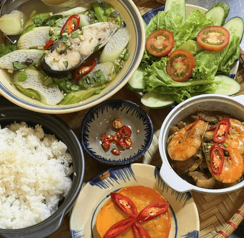 Hình ảnh Vàng Son - Cà Phê, Cơm Trưa & Lẩu - Phạm Ngọc Thạch