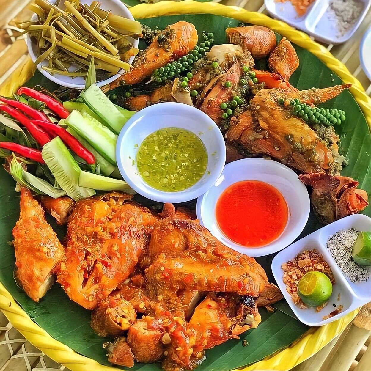 Hình ảnh Con Gà Nướng 332 - Trần Bá Giao