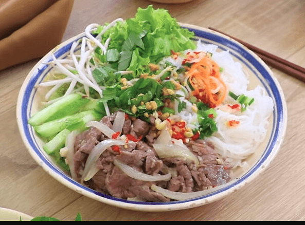 Hình ảnh Cô Yến Food - Bún Thịt Xào & Gỏi Cuốn - Phạm Hùng