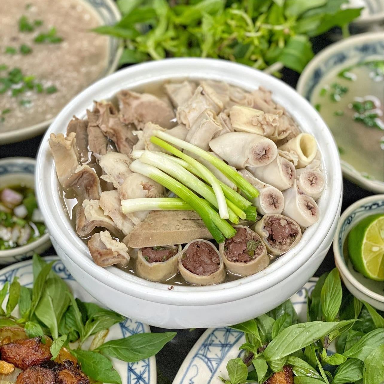 Hình ảnh Cháo Lòng & Lòng Trần Hà Nội - Xóm Chiếu