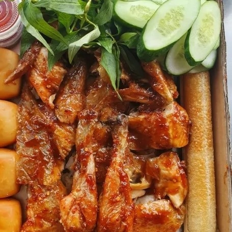 Hình ảnh Gà Nướng Tư Hoàng - Đỗ Xuân Hợp