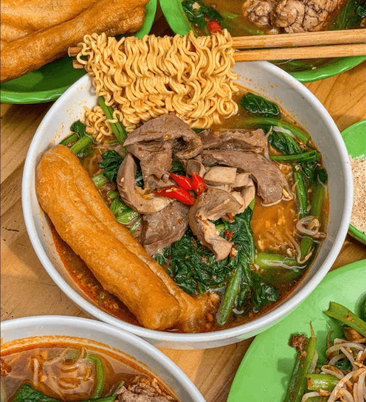 Hình ảnh Phong Râu - Mỳ Chua Cay Tim Cật - Quỳnh Lôi 