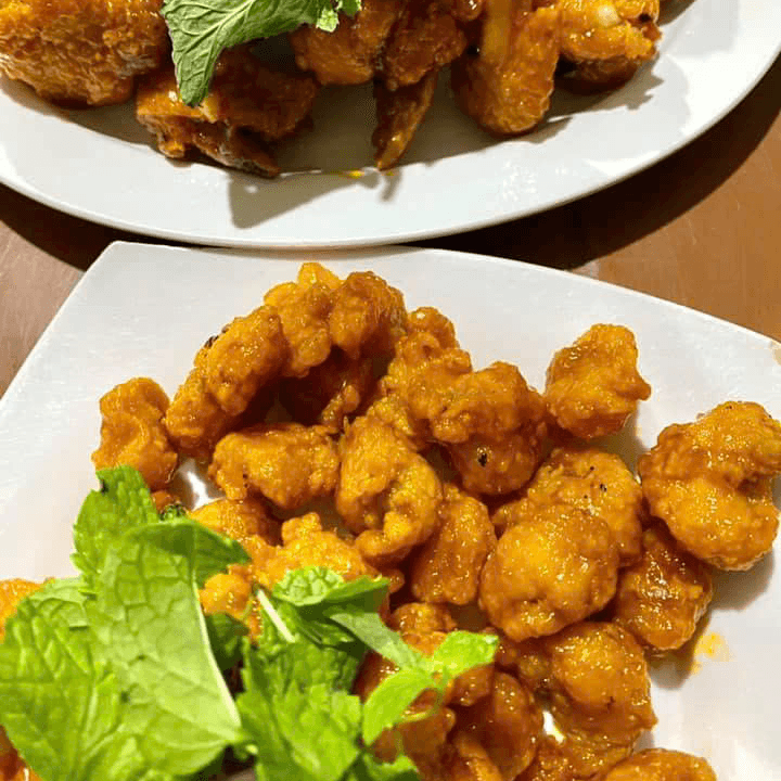 Hình ảnh Bia Khánh Râu - Lương Ngọc Quyến