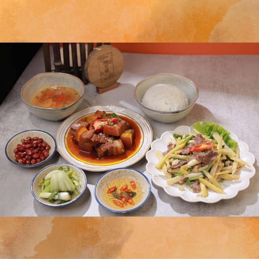 Hình ảnh Cơm Gia Đình Trung Kính - Cơm Văn Phòng Cao Cấp - Hoa Bằng