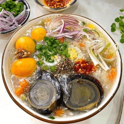 Hình ảnh Dì Hai - Súp Cua & Gỏi Cuốn - Nguyễn Thị Thập